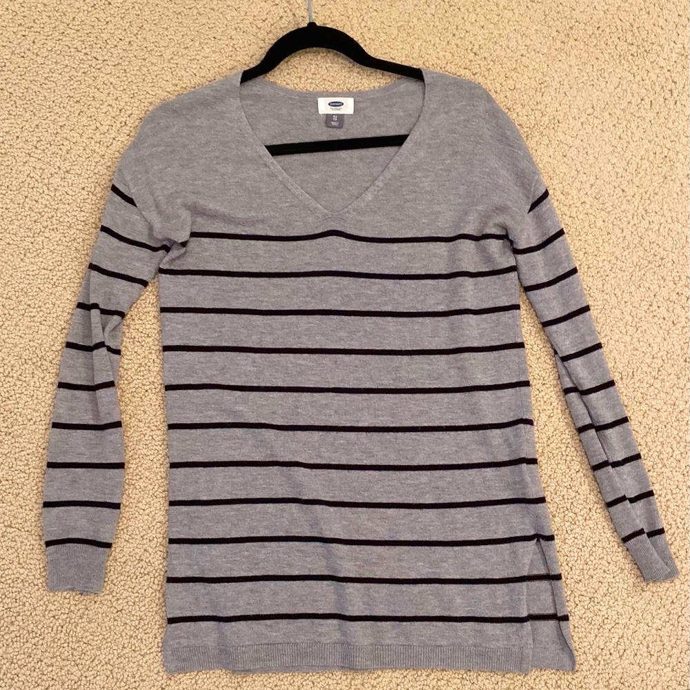 Old Navy Gray Stripped Sweater